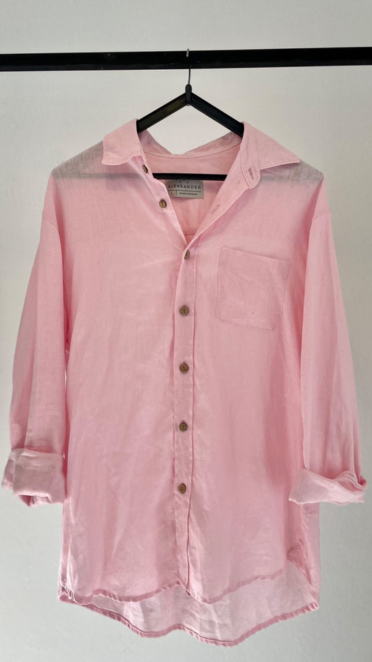 CAMISA LINO ROSADA CON BOTONES DE COCO